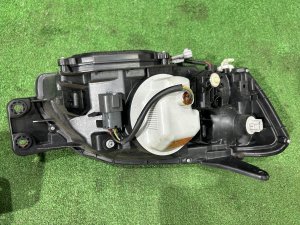 Headlights Ксенон SUBARU LEGACY LANCASTER OEM 84001AE300, 84001AE310 BHE BH9 BH5 BE5 BE9 BEE 2002