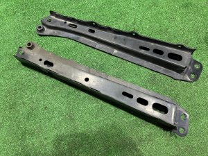 Балка передняя Правая и левая TOYOTA PRIUS OEM 5110712010 5110812010 ZVW30 2012 2ZRFXE