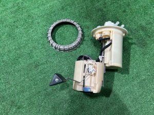 Бензонасос целые трубки TOYOTA PRIUS OEM 77024-75010 ZVW30 2012 2ZRFXE