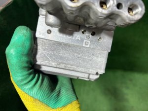 Блок abs TOYOTA PRIUS OEM 47210-47330 47205-33011 ZVW30 2012 2ZRFXE