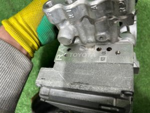 Блок abs TOYOTA PRIUS OEM 47210-47330 47205-33011 ZVW30 2012 2ZRFXE