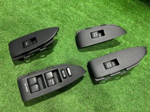 Блок управления стеклоподъемниками 8404033080 TOYOTA PRIUS