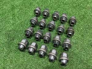 น็อตล้อ TOYOTA PRIUS OEM 909420103 ZVW30 2012