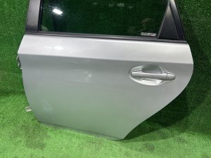 Дверь задняя левая TOYOTA PRIUS OEM 6700447080 ZVW30 2012 SILVER 1F7