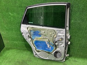 Дверь задняя левая TOYOTA PRIUS OEM 6700447080 ZVW30 2012 SILVER 1F7