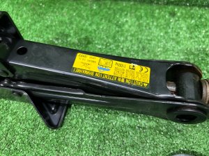 Домкрат TOYOTA PRIUS OEM 09111-33030 ZVW30 2012