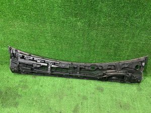 Жабо TOYOTA PRIUS OEM 5570847101 ZVW30 2012