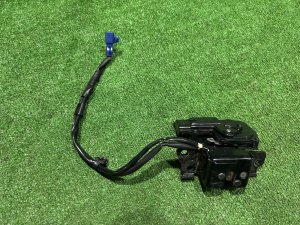 Замок пятой двери 6935047040 TOYOTA PRIUS