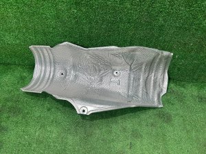 Защитный экран глушителя Тепловой 5815147050 TOYOTA PRIUS