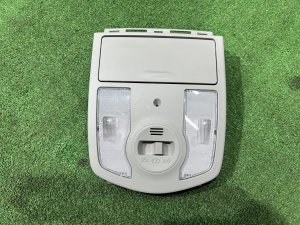 Плафон салона передний 81260-47070-B0 TOYOTA PRIUS