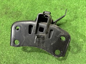 Подушка двс левая TOYOTA PRIUS OEM 1237237110 ZVW30 2012 2ZRFXE