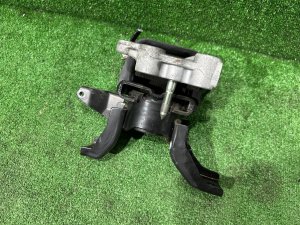 Подушка двс правая 1230537300 TOYOTA PRIUS