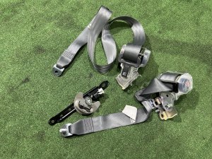 Ремни безопасности задние 73360-47112-B0 73360-47112-B0 TOYOTA PRIUS