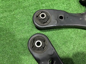 Brazos de suspensión delanteros TOYOTA PRIUS OEM 48068-47050 48069-47050 ZVW30 2012 2ZRFXE