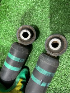 Стойки Задние амортизаторы TOYOTA PRIUS OEM 48530-80533 48231-47120 ZVW30 2012 2ZRFXE