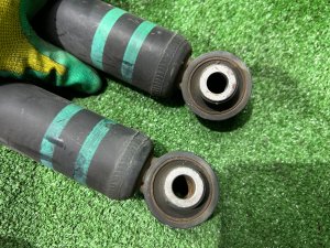 Стойки Задние амортизаторы TOYOTA PRIUS OEM 48530-80533 48231-47120 ZVW30 2012 2ZRFXE