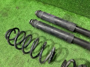 Стойки Задние амортизаторы TOYOTA PRIUS OEM 48530-80533 48231-47120 ZVW30 2012 2ZRFXE