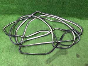 Уплотнители дверей 67861-47030 67862-47030 67871-47030 67872-47030 TOYOTA PRIUS