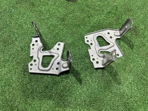 Крепление магнитофона TOYOTA PRIUS OEM 86212-47050 86211-47050 ZVW30 2012