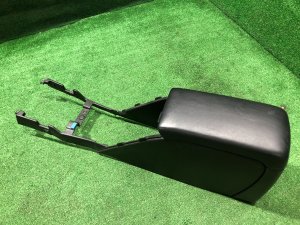 Бардачок подлокотник 92111AE010ML SUBARU LEGACY