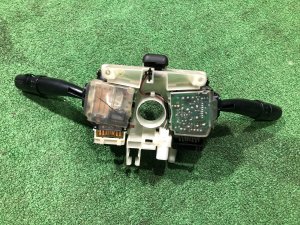 Mando de columna de dirección оптитрон SUBARU LEGACY OEM 83111AE040 BH5 2000 EJ206 AT