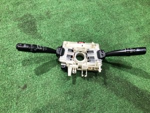 Блок подрулевых переключателей оптитрон 83111AE040 SUBARU LEGACY