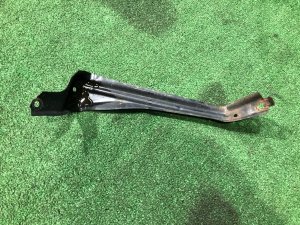 Крепление переднего бампера правое 57707AE120 SUBARU LEGACY