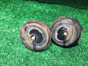 Batentes dos braços traseiros SUBARU LEGACY OEM 20501AE000 BH5 2000 EJ206 AT