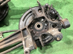 Cubos traseiros SUBARU LEGACY OEM 28474AE000 28462AE011 26700AE030 26692AE040 26692AE050 BH5 2000 EJ206 AT