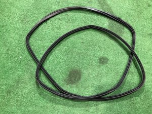 Уплотнитель багажника 63516AE000 SUBARU LEGACY