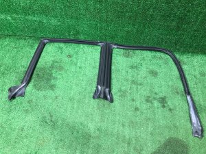 Уплотнитель дверей правый 63521AE020 SUBARU LEGACY