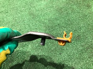 Держатель палки капота SUBARU LEGACY OEM 57255AA000 BD5 1998 White 51E