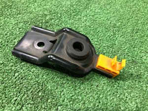 Держатель палки капота 57255AE010 SUBARU LEGACY LANCASTER