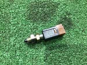 Концевик педали тормоза 83311AA011 SUBARU LEGACY LANCASTER