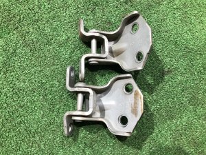 Петли двери передней левой 61220AC000 61220AC010 SUBARU LEGACY LANCASTER