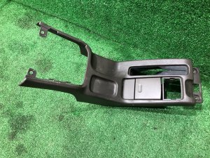 Подстаканник 92132AE000DG 66150AE020DG SUBARU LEGACY LANCASTER