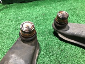 Braços de suspensão dianteiros SUBARU LEGACY LANCASTER OEM 20202AE000 20202AE010 BHE BH9 2002 EZ30
