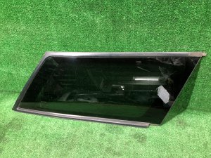 Стекло багажника правое целый молдинг 65210AE250NB SUBARU LEGACY LANCASTER