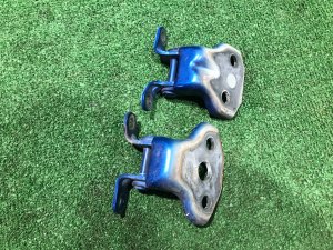 Петли двери передней правой 60079AG002, 60079FJ000 SUBARU WRX STI