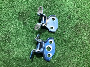 Петли двери передней левой 60079AG012, 60079FJ010 SUBARU WRX STI