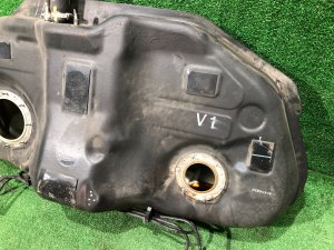 Бензобак SUBARU WRX STI OEM 42012FJ011 VAB VAG VA 2015 EJ20Y MT6