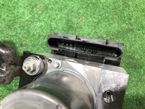 Блок abs SUBARU OUTBACK OEM 27596AG212 BPE 2008 EZ30D AT
