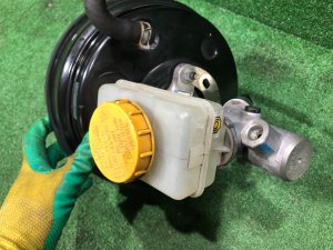 Главный тормозной цилиндр SUBARU OUTBACK OEM 26401AG060, 26402AG220 BPE 2008 EZ30D AT