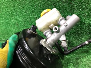 Главный тормозной цилиндр SUBARU OUTBACK OEM 26401AG060, 26402AG220 BPE 2008 EZ30D AT