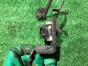 เซ็นเซอร์ปรับระดับไฟหน้า (ด้านหน้า) SUBARU OUTBACK OEM 84021AG000 BPE 2008