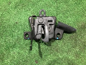 Замок капота SUBARU OUTBACK OEM 57310AG000 BPE 2008 Silver Metallic C6Z
