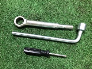 Набор инструментов крюк 694005092 694003030 SUBARU OUTBACK