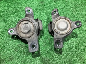 Подушки двигателя 41022AG021, 41022AG031 SUBARU OUTBACK