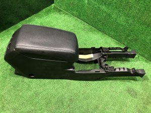 Бардачок подлокотник кожа 92114AJ190VH SUBARU LEGACY