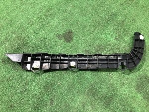 Крепление заднего бампера левое SUBARU LEGACY OEM 57707AJ050 BMG BM9 BM 2013 White Pearl 37J